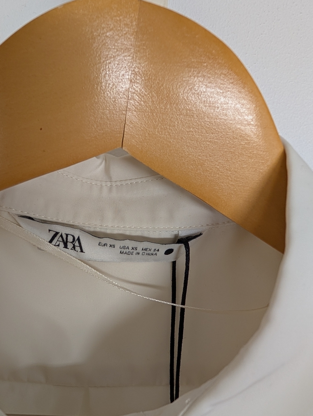 ✨ NWT✨ZARA IVORY SHORT SLEEVE BLOUSE PUFF SLEEVE BUTTON FRONT MINIMAL CHIC - Picture 5 of 7
